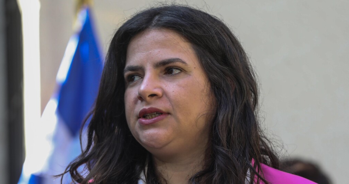 Ministra Orellana defiende su decisión de no contactar a mujer que denunció violación contra Monsalve