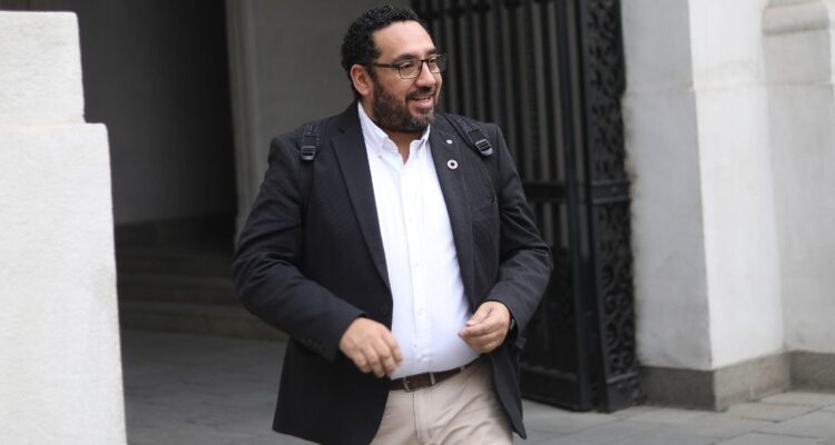 Ministro Cataldo confirma que proyecto de término del CAE será presentado durante la próxima semana