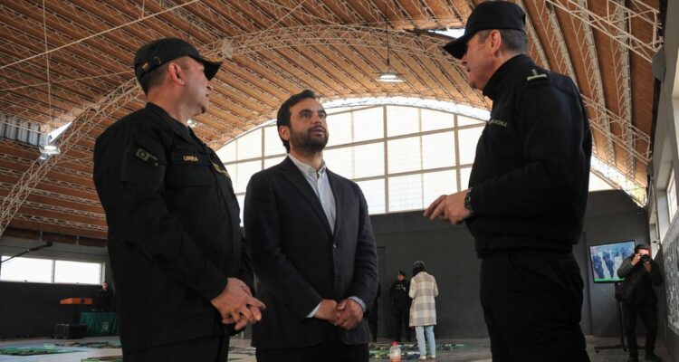 Funcionarios de Gendarmería anuncian pérdida de confianza y exigen que Gajardo lidere negociación