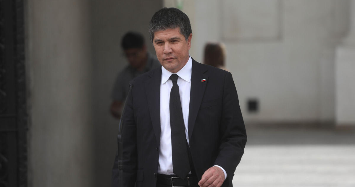 Criterio Tohá golpea a La Moneda: Monsalve renuncia tras ser acusado de violación