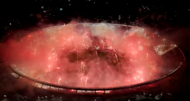 Clausuran Monumental de River tras fiesta de pirotecnia en Libertadores.
