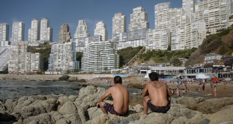 Oasis, Fundación MAFI