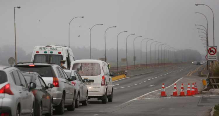 Vehículos entrando a Puente Juan Pablo II debido a obras