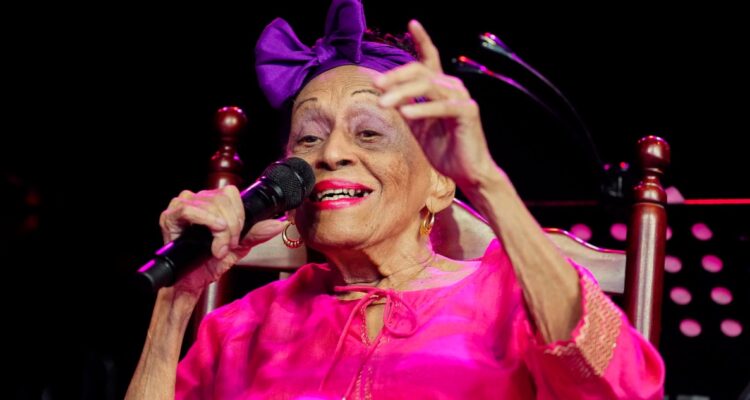 Omara Portuondo anuncia su retiro de los escenarios tras sufrir episodio de “desorientación”