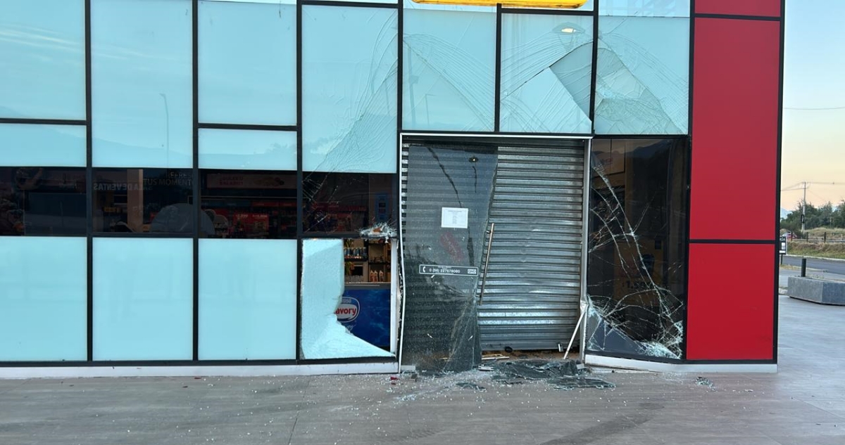 Camioneta robada a Marcelo Díaz fue utilizada para asaltar un local comercial en Colina