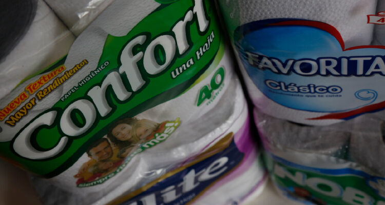 Sigue el episodio del “papel tissue”: Sernac arremete y presenta nueva demanda contra SCA (Essity)