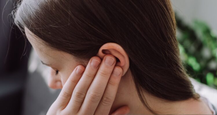 Los peligros para los oídos en primavera y verano