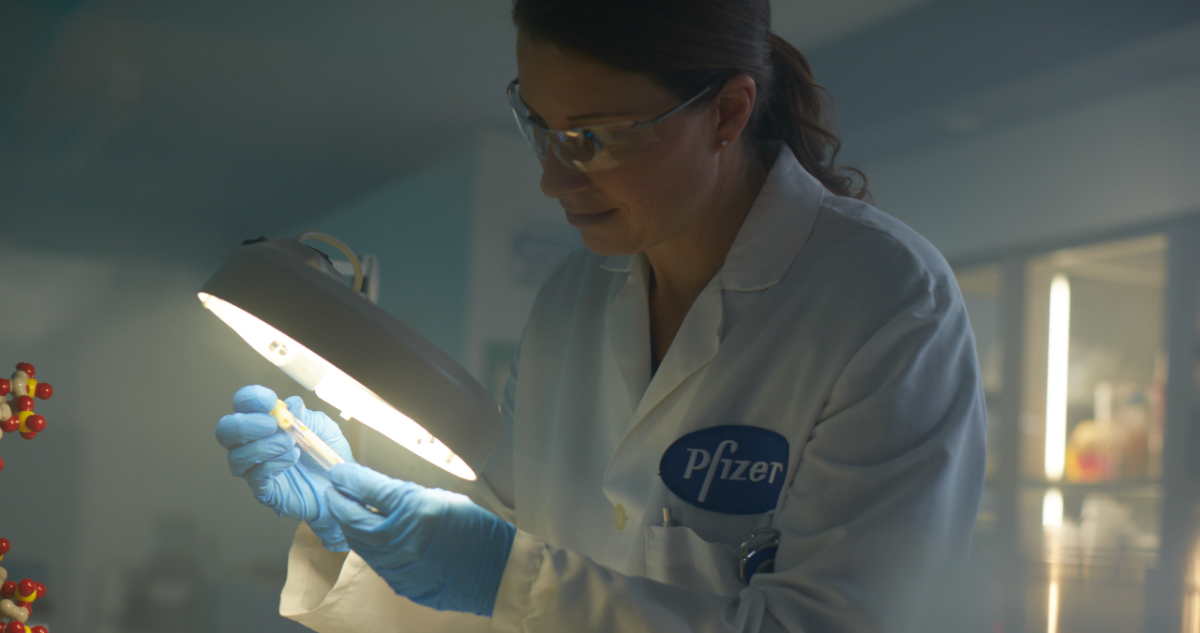 Pfizer saca cuentas alegres en tercer trimestre y revisa al alza sus previsiones anuales