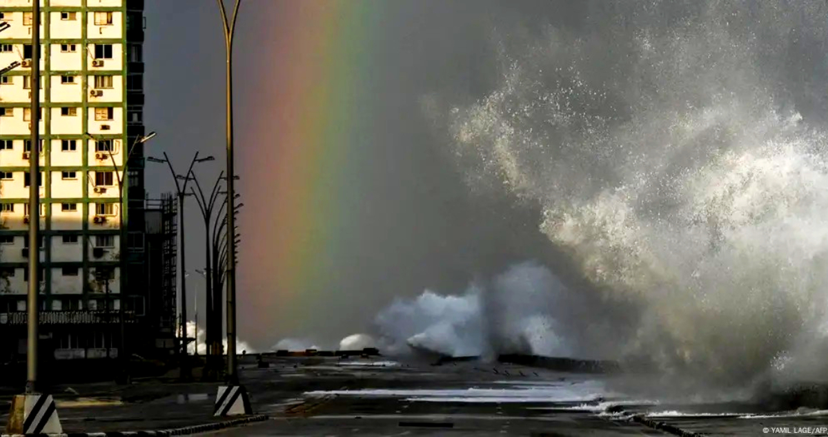 poderoso-huracan-milton-toca-tierra-en-florida-y-devasto-zonas-costeras_-reportan-multiples-tornados.jpg