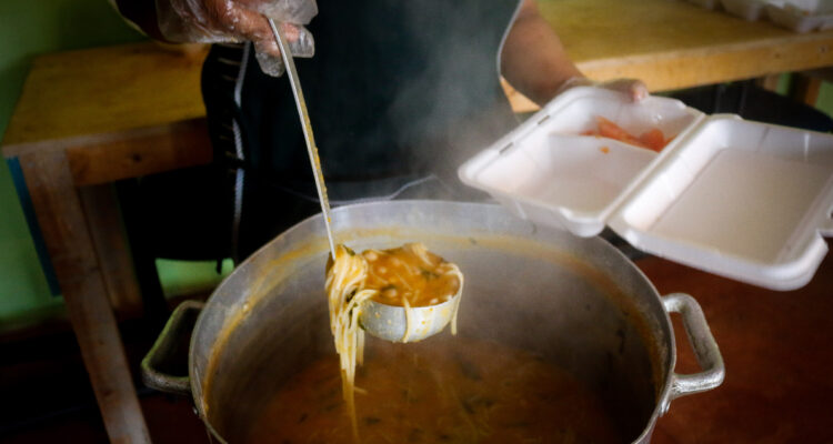 Valor de canasta básica de alimentos llegó a $68.715 y la línea de la pobreza aumentó en septiembre