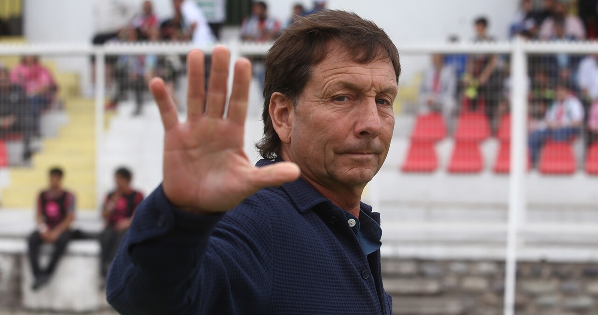 Fernando Díaz tuvo momento de furia tras derrota de Coquimbo Unido.