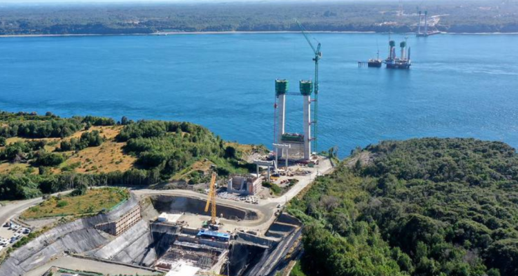 Levantamiento de anclaje norte marca un hito en la construcción del Puente Chacao