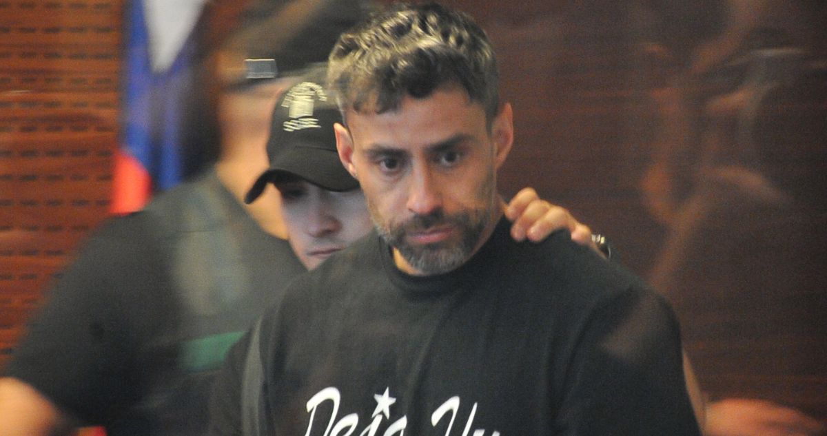 SernamEG presenta querella contra Jorge Valdivia en representación de primera denunciante