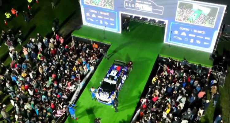 RallyMobil largada protocolar Río Bueno