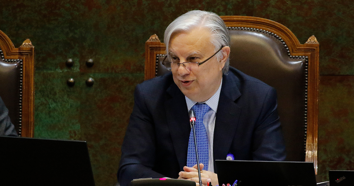 Secretario de la Cámara advierte “plazos muy rigurosos” en tramitación de AC: retrasaría proyectos