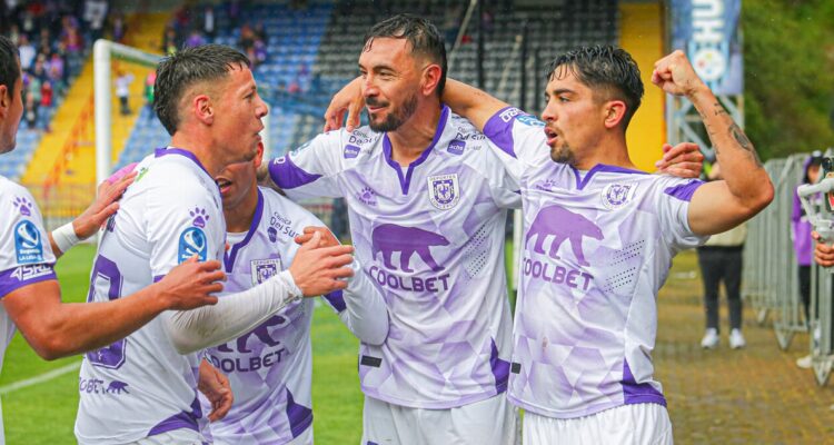 Deportes Concepción sigue soñando con título de la Segunda División.