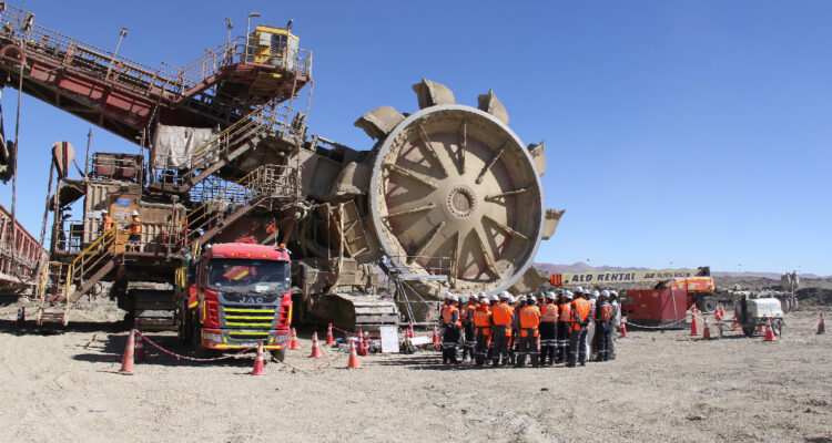 Sercotec abre convocatoria a micro y pequeñas empresas: busca que puedan proveer a grandes industrias