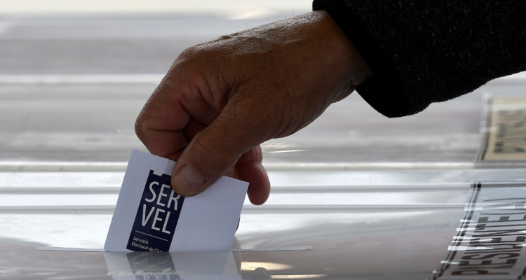 Revisa aquí con tu RUT si eres vocal de mesa en la nómina final del Servel: ya no puedes excusarte