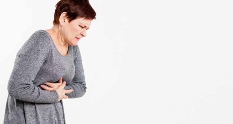 Qué es el SIBO Sobrecrecimiento Bacteriano Intestinal, por qué se produce esta enfermedad, cuáles son sus síntomas y tratamiento.