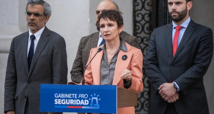 Tras reunirse gabinete Pro Seguridad: Tohá confirma que incluirán militares a labores de fiscalización