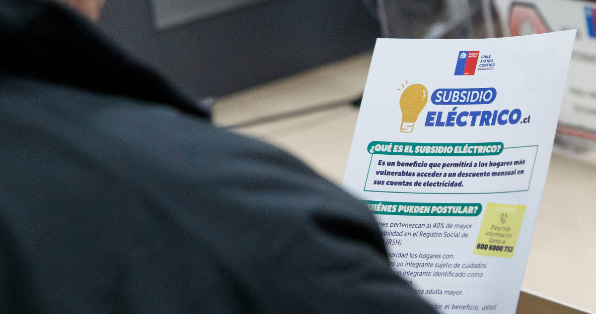 Folleto de subsidio eléctrico por postulación en región de Los Lagos