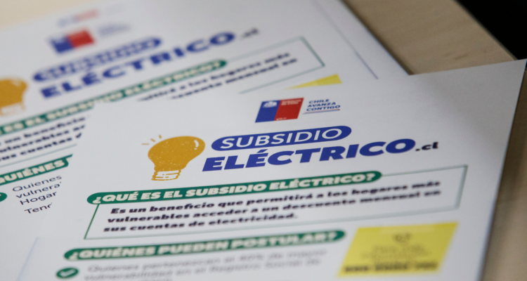 Folletos por postulación al subsidio eléctrico en la región de Los Ríos