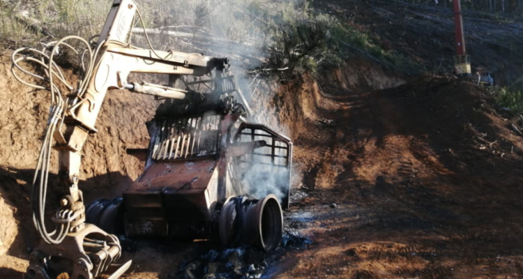 Dos máquinas quemadas Carahue