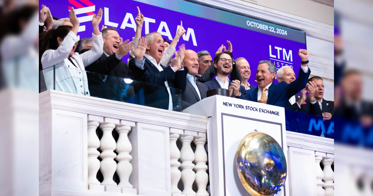 Latam Airlines toca la campana en Wall Street tras el regreso de sus acciones a la Bolsa de Nueva York