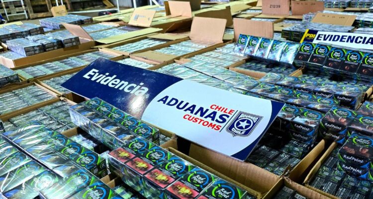 Cae red de tráfico de cigarrillos en Punta Arenas: se incautaron más de $200 millones en efectivo