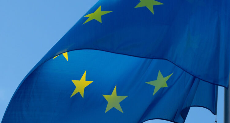 El PIB de la Eurozona creció 0,4% en 3er trimestre y Alemania esquivó la recesión técnica