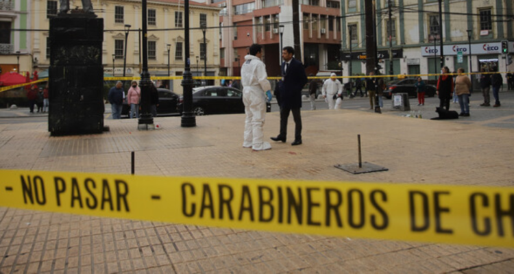 Al menos tres personas terminan apuñaladas tras riña en céntrica plaza de Viña del Mar