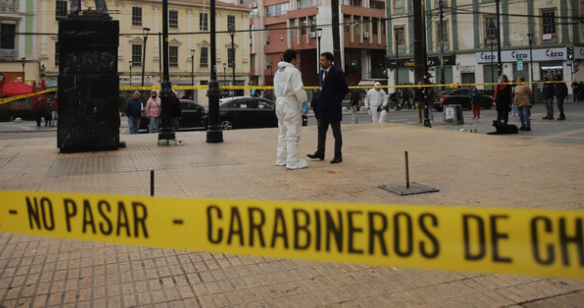 Al menos tres personas terminaron apuñaladas tras riña en céntrica plaza de Viña del Mar
