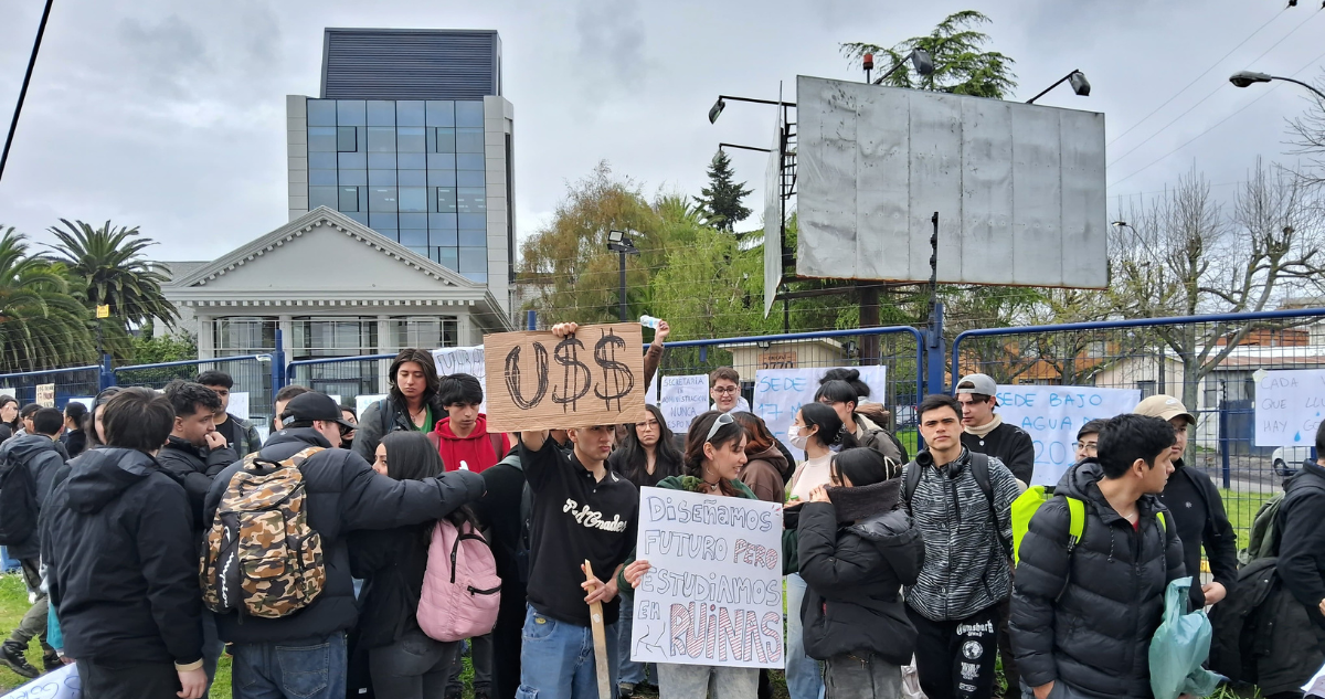 Estudiantes de la USS acusan serios problemas de infraestructura en nueva sede de Concepción