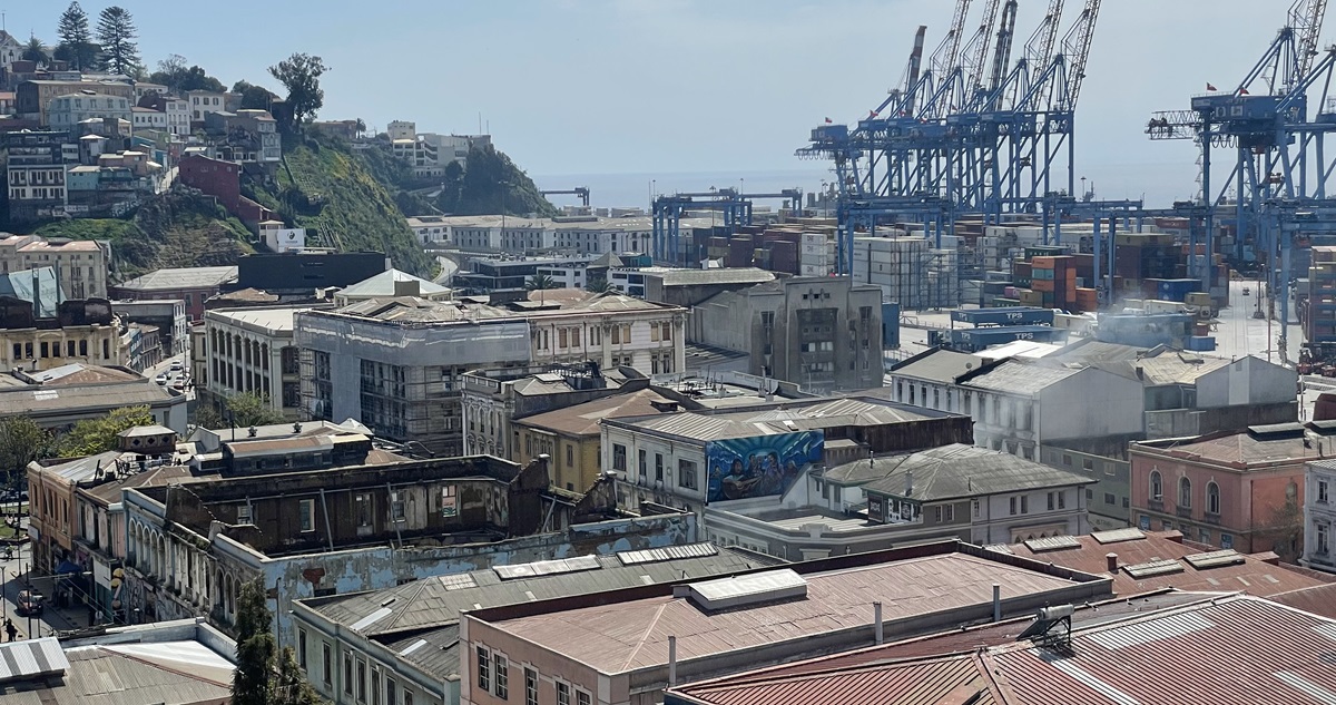 Vista Barrio Puerto y Edificio Subercaseux – Vestigios explosión 2007