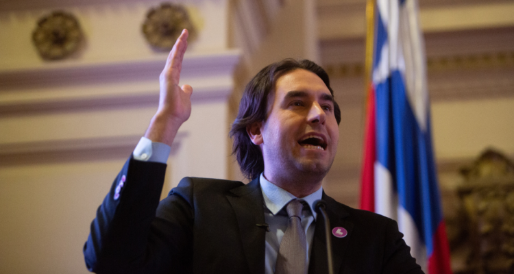 Vlado Mirosevic se suma a carrera presidencial y será el primer candidato del oficialismo para 2025