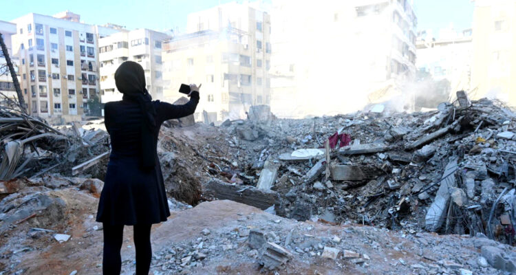 Vuelo humanitario de Chile evacúa a 10 peruanos del Líbano, entre ellos 4 menores y mujer embarazada