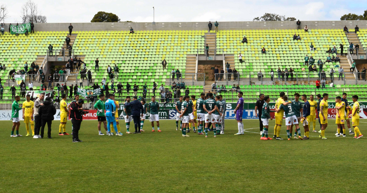 Bochorno total: minutos antes de empezar suspenden duelo entre Wanderers y UdeC en fútbol de Primera B