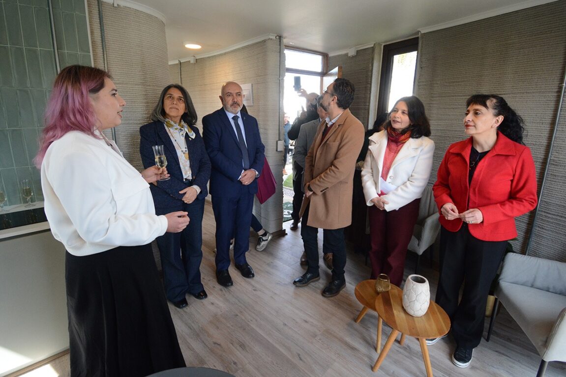 Interior de la primera casa 3D de Latinoamérica en Chile