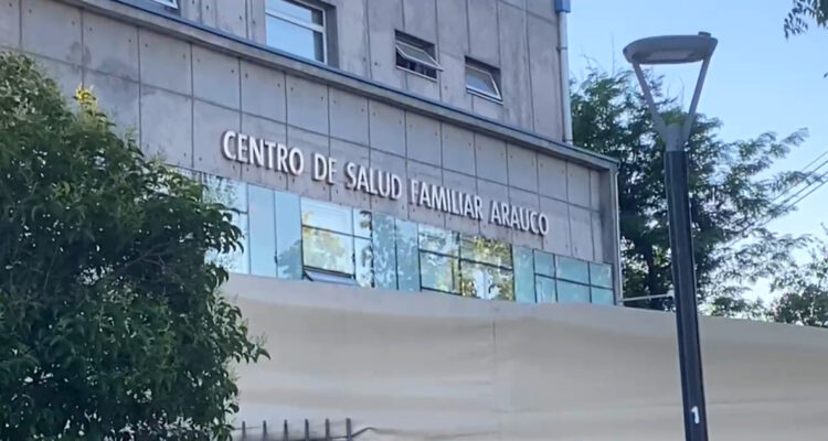 Abandonan a hombre con múltiples impactos de bala en Cesfam de Santiago: ECOH y PDI indagan homicidio