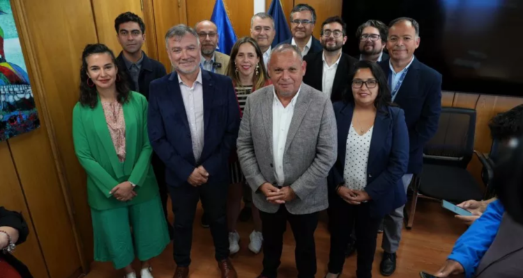 Gobernador Mundaca se reúne con nuevo delegado regional para proyectar trabajo de cara al 2025