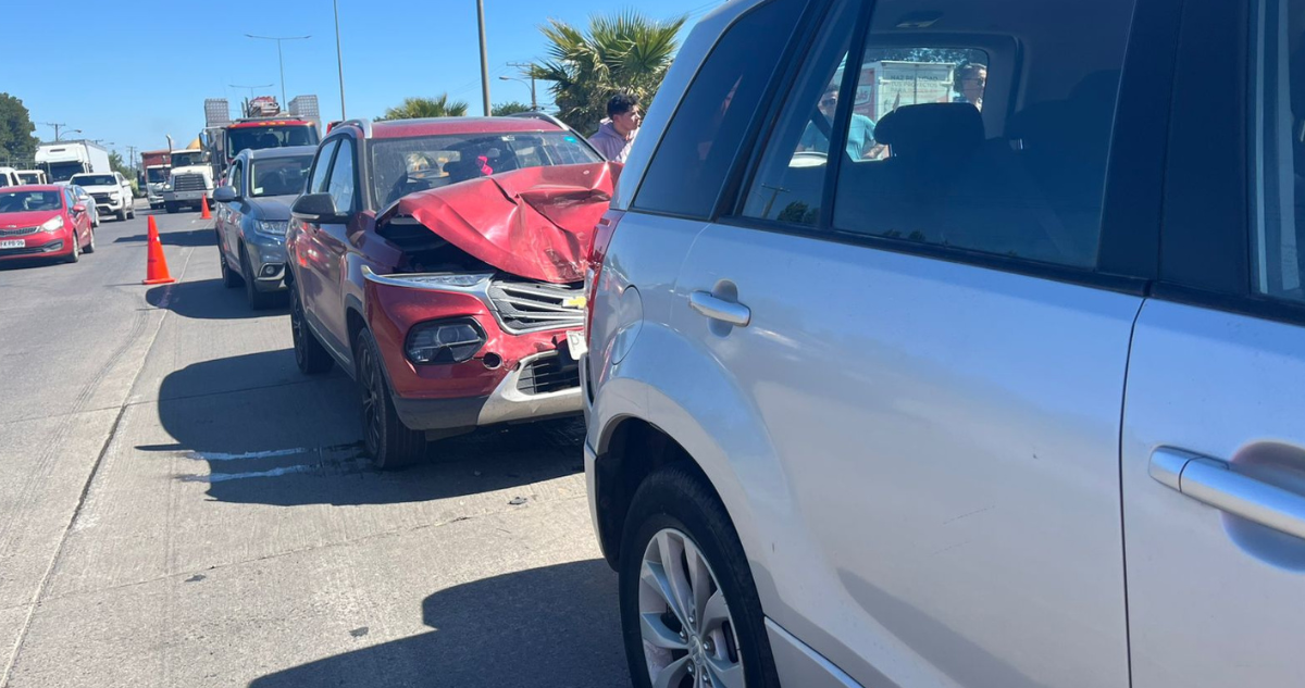 Colisión entre vehículos terminó con adulto mayor golpeado en Los Ángeles