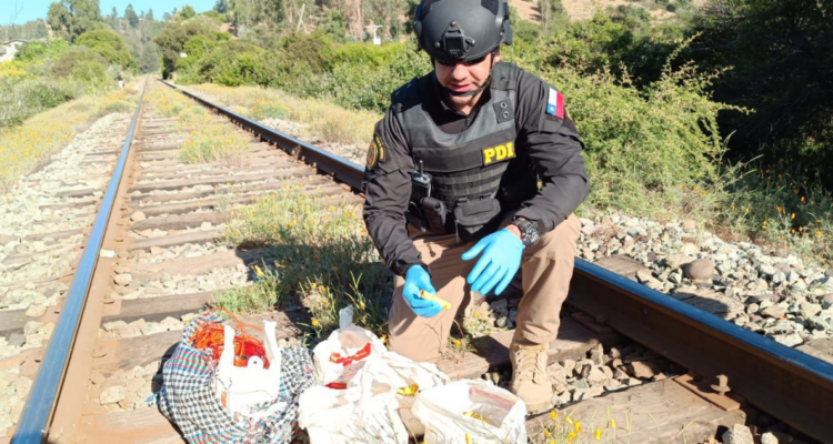 Encuentran cerca de 400 unidades de explosivos en Quintero: serían utilizados en delitos violentos