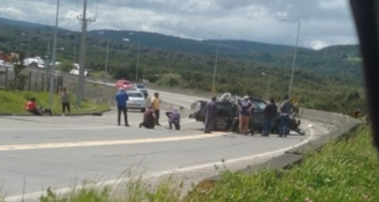 Un muerto y cuatro heridos deja accidente de tránsito en Ruta 5 Sur en Chiloé