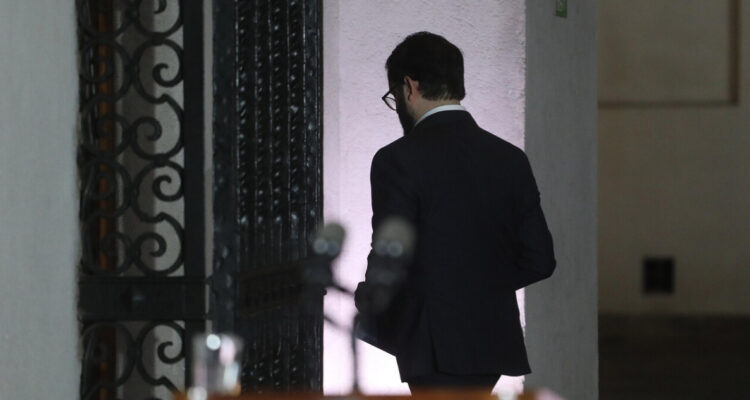 Difusión indebida de imágenes íntimas: esta sí es la acusación que tiene a Boric como imputado