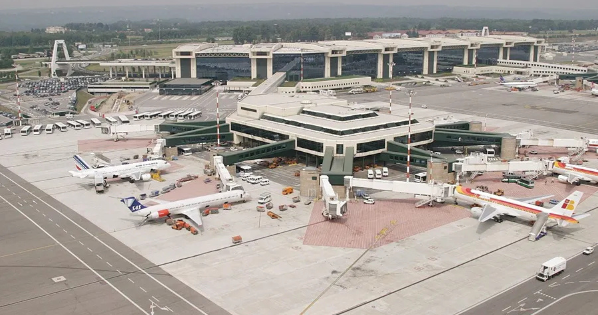 Vista aérea del aeropuerto internacional Malpensa de Milán