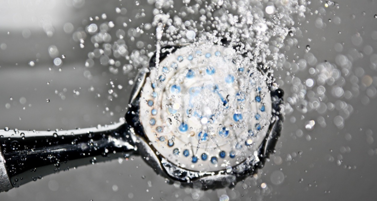 Los perjudiciales efectos de bañarse con el agua extremadamente caliente