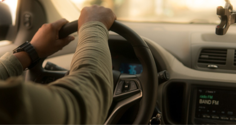 Colectivero sufre violento asalto por pasajeros en Viña del Mar: le dispararon en un pie