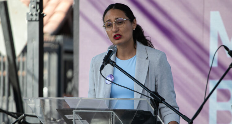 Alcaldesa de Lo Espejo respalda proyecto de ley que regula funerales de alto riesgo