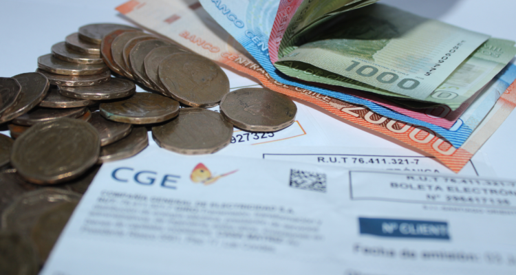 De cuánto será el alza de luz en enero de 2025 y cuáles serán las regiones más afectadas