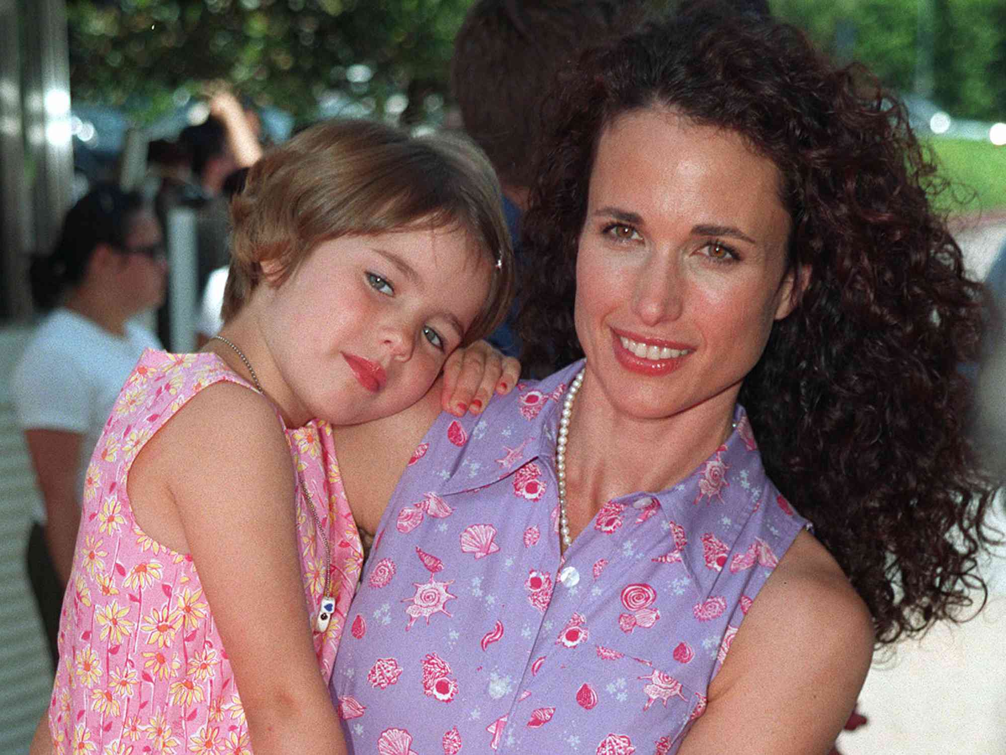 Quién es Margaret Qualley la hija de Andie MacDowell que triunfó en(02)